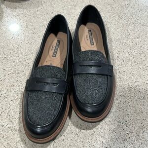 Women’s Clark shoes